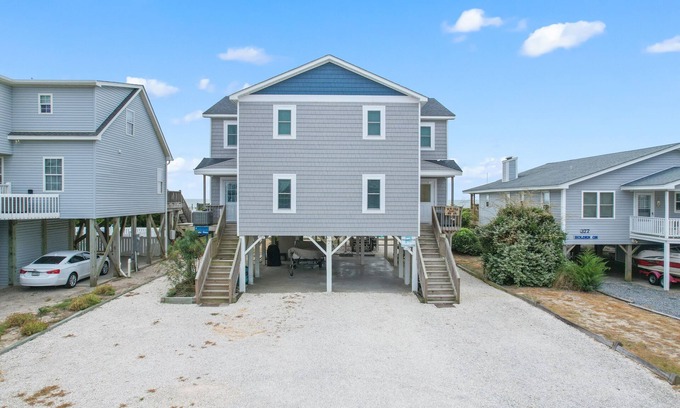Holden Beach House | "Big AL's Dawg House" 4 Bedroom, Oceanfront, Duplex, PET FRIENDLY