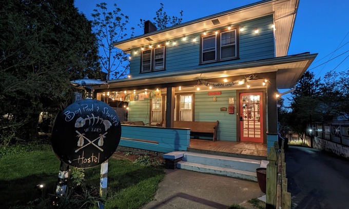 Bear Creek Hostel | Bon Paul & Sharky's Youth Hostel