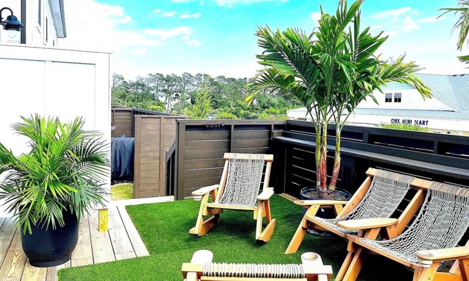 Corolla Light Condo | Brand New 3 Bed, Pet Friendly, Steps to the Beach!