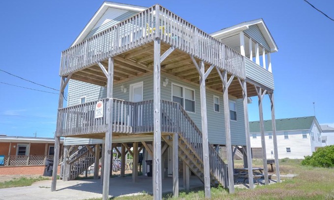 Colington House | Byrd's Nest
