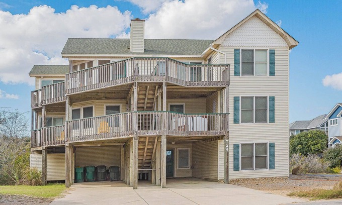 Corolla House | C5112 A Beach Ball. Semi-Oceanfront, Community Pool, Hot Tub, Pets OK!