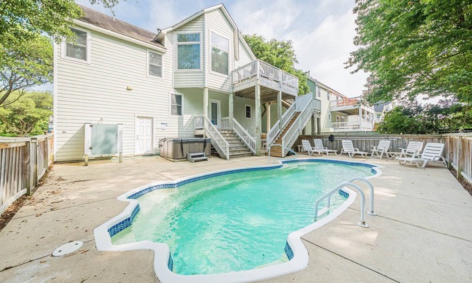Corolla House | C8202 Casa Corolla. Pool/Hot Tub/Currituck Club Amenities, Golf Discounts