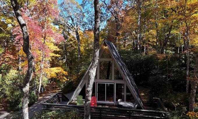 Burnsville Cabin | Cabin ∙ 1 bedroom ∙ 4 guests