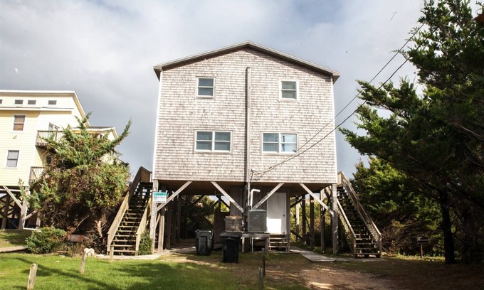 Ocean Isle Estates Cottage | Cabin ∙ 2 bedrooms ∙ 4 guests