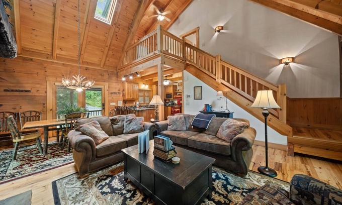 Banner Elk Cabin | Cabin ∙ 2 bedrooms ∙ 4 guests