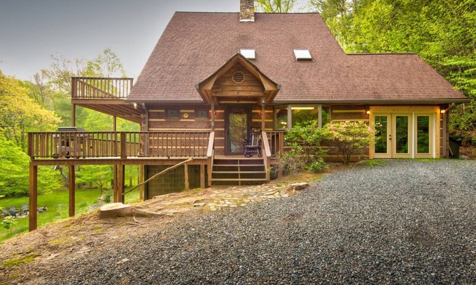 Fleetwood Cabin | Cabin ∙ 2 bedrooms ∙ 8 guests