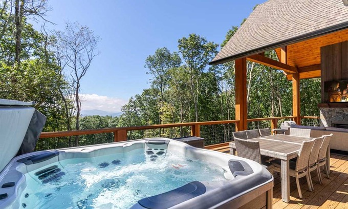 Banner Elk Cabin | Cabin ∙ 3 bedrooms ∙ 8 guests