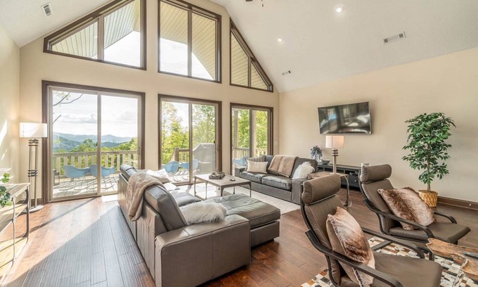 Bryson City Cabin | Cabin ∙ 3 bedrooms ∙ 6 guests
