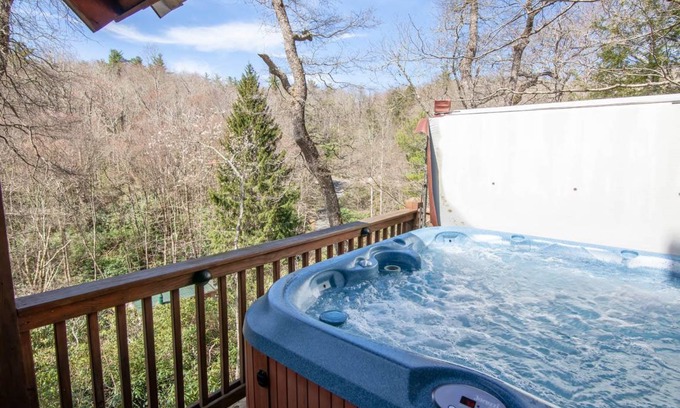 Alpendorf Cabin | Cabin ∙ 3 bedrooms ∙ 7 guests