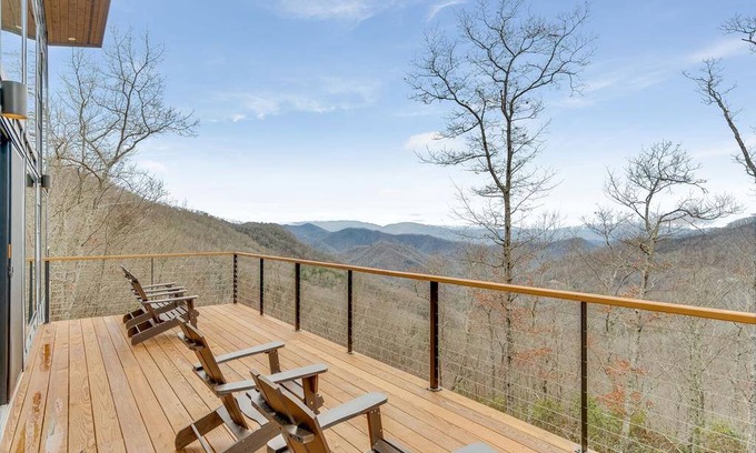 Bryson City Cabin | Cabin ∙ 4 bedrooms ∙ 6 guests