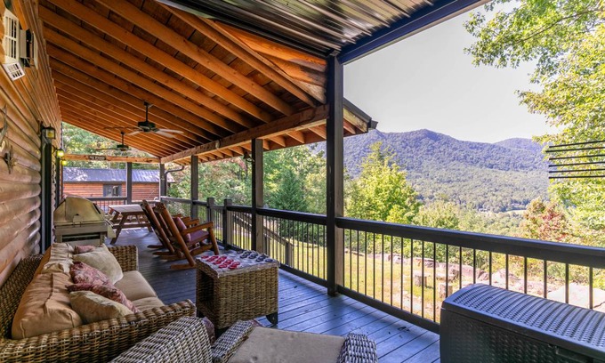 Frank Cabin | Cabin ∙ 4 bedrooms ∙ 8 guests