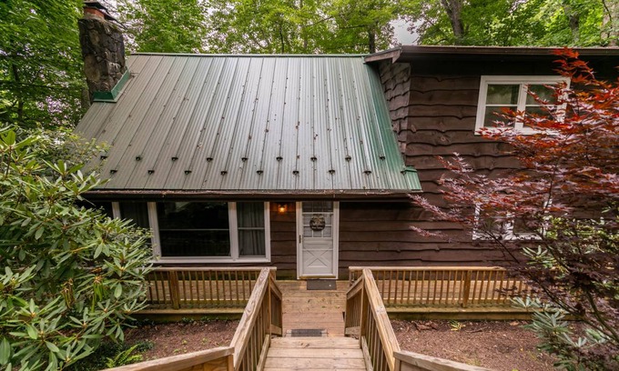 Fleetwood Cabin | Cabin ∙ 4 bedrooms ∙ 12 guests