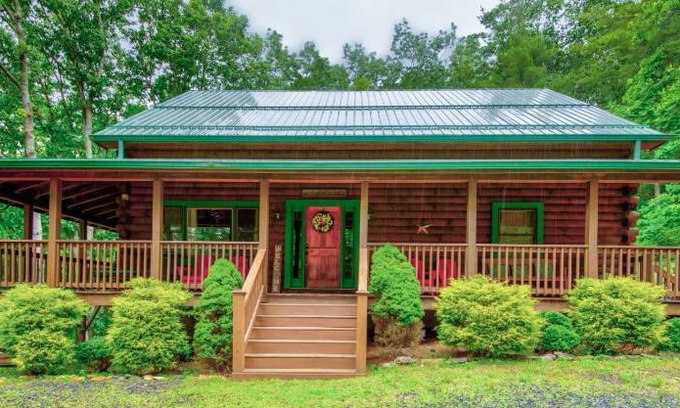 Fleetwood Cabin | Cabin ∙ 4 bedrooms ∙ 10 guests
