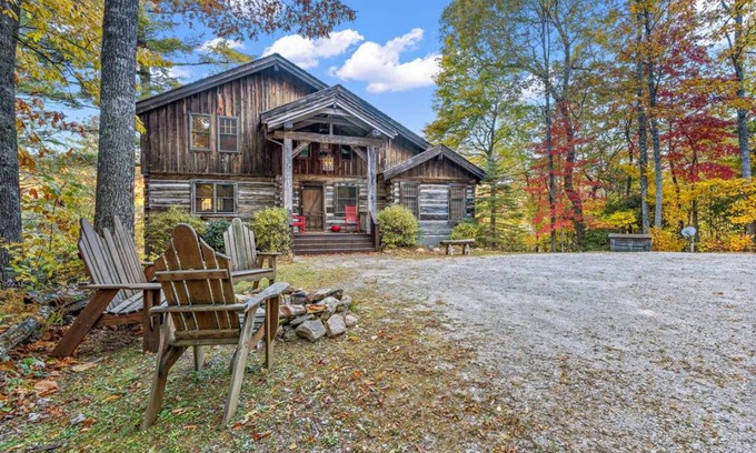 Linville Falls Cabin | Cabin ∙ 5 bedrooms ∙ 14 guests