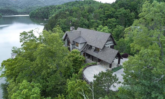 Bryson City Cabin | Cabin ∙ 5 bedrooms ∙ 18 guests