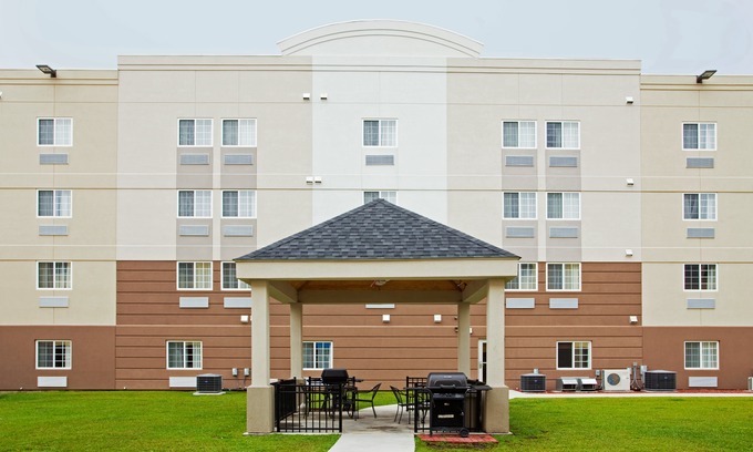 Jacksonville Hotel | Candlewood Suites Jacksonville, an IHG Hotel