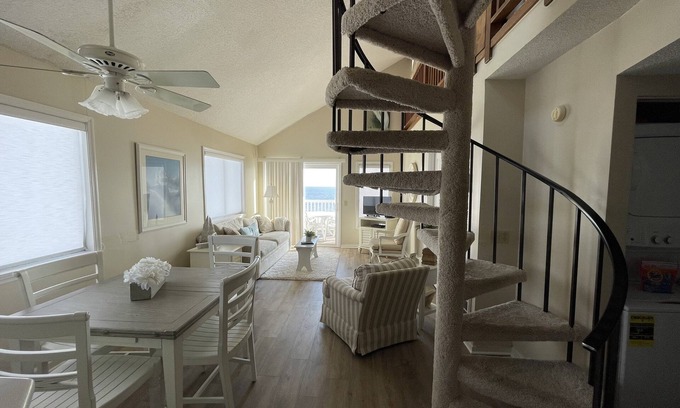 Carolina Beach Condo | Carolina Beach Oceanfront Three Bedroom Condo