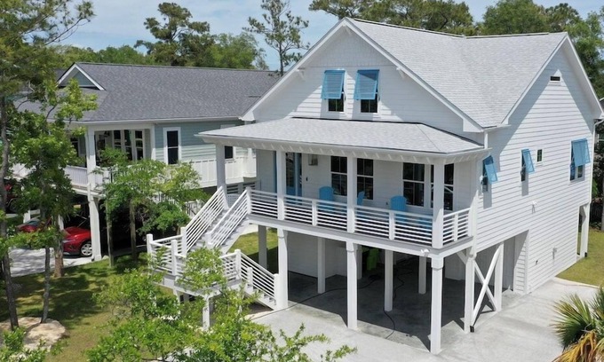 Tranquil Harbour House | Casa Playa: A Luxury Oak Island Retreat