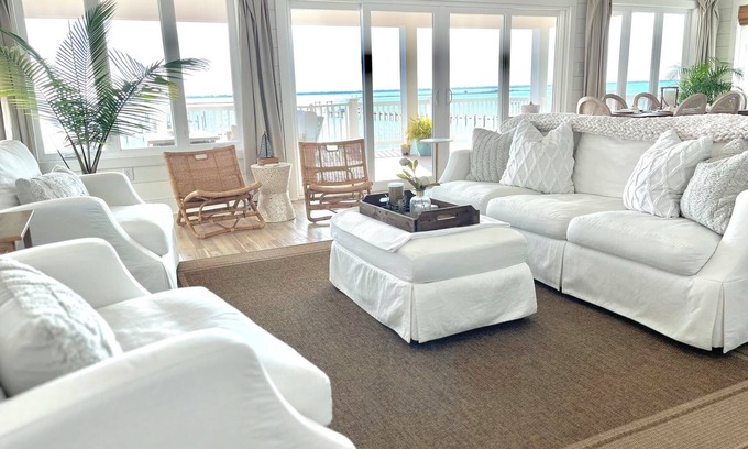 Newport House | Cedar & Salt Cottage -Waterfront, Dock Views, Sleeps 6 -Mins to Beach Newport π€