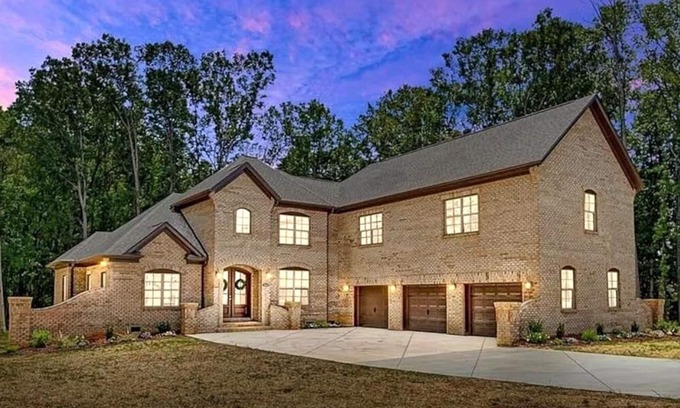 Charlotte House | Charlotte Acres Retreat by StayLage