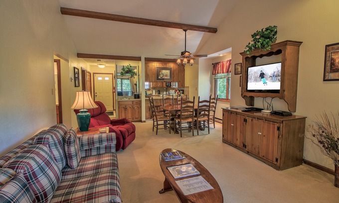 Sugar Mountain Condo | Charming Condo on Sugar w/Access to Clubhouse