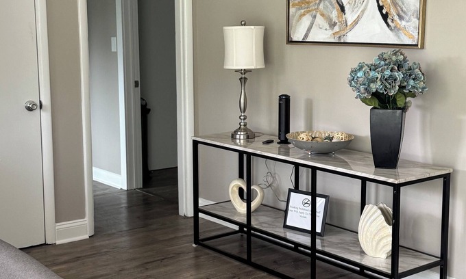 Wilmington House | City Charm and Coastal Relaxation in Wilmington. Early Check-In/Late Check-out!