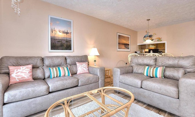 Caswell Beach Condo | Condo ∙ 3 bedrooms ∙ 6 guests