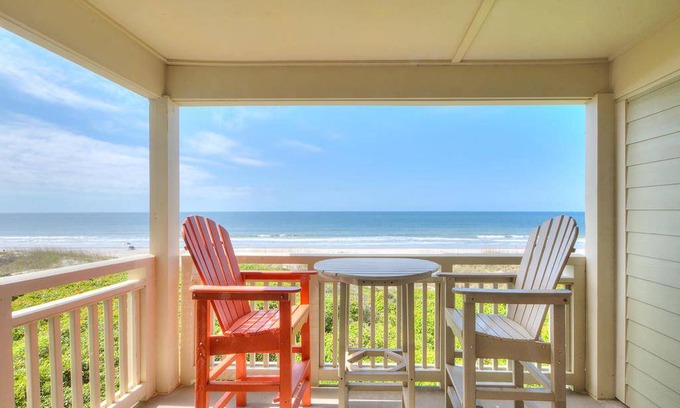 Caswell Beach Condo | Condo ∙ 2 bedrooms ∙ 5 guests