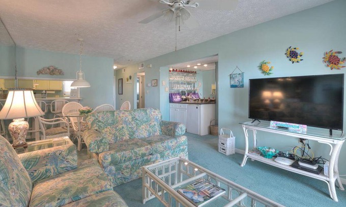 Caswell Beach Condo | Condo ∙ 2 bedrooms ∙ 4 guests