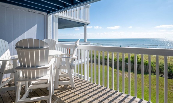 Wilmington Beach Condo | Condo ∙ 1 bedroom ∙ 4 guests