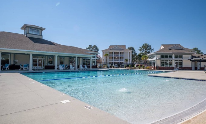 Leland Condo | Condo ∙ 2 bedrooms ∙ 4 guests