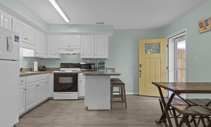 Atlantic Beach Condo | Condo ∙ 2 bedrooms ∙ 6 guests