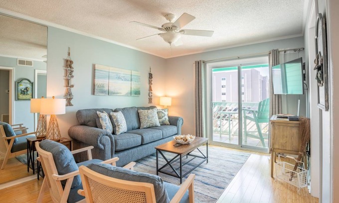 Carolina Beach Condo | Condo ∙ 2 bedrooms ∙ 6 guests