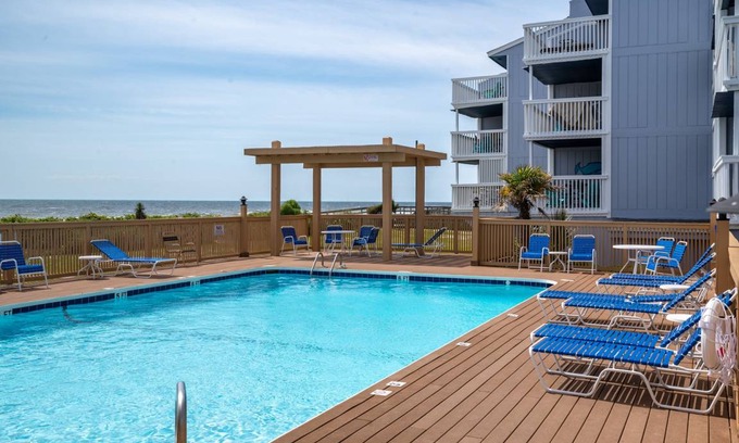 Wilmington Beach Condo | Condo ∙ 2 bedrooms ∙ 6 guests