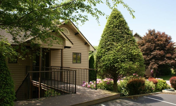 Blowing Rock Condo | Condo ∙ 2 bedrooms ∙ 6 guests