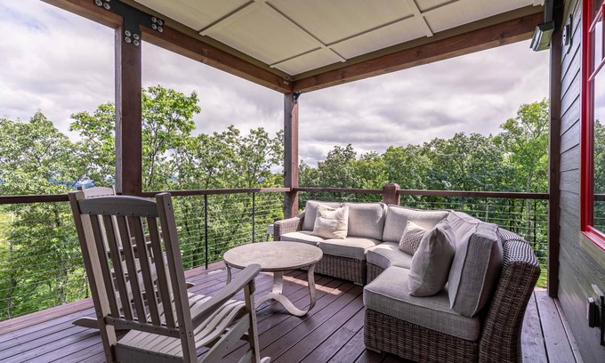Lenoir Condo | Condo ∙ 2 bedrooms ∙ 4 guests