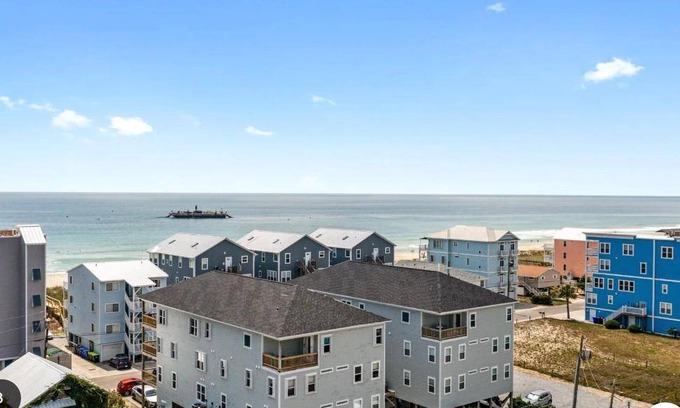 Carolina Beach Condo | Condo ∙ 3 bedrooms ∙ 9 guests