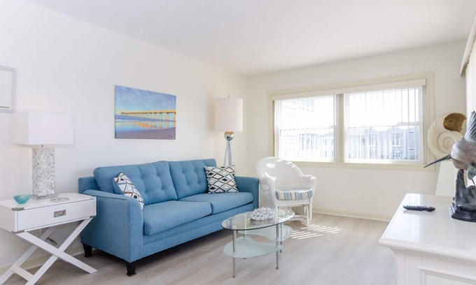 Wrightsville Beach Condo | Convenient 1BR Condo Steps from Johnnie Mercer’s