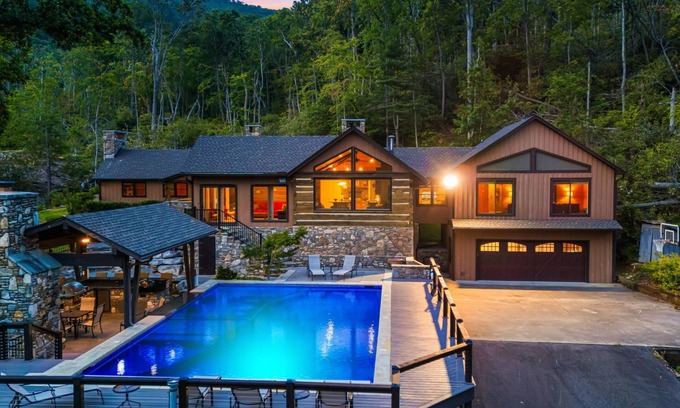 Asheville Cabin | Cool Stream Lodge | 6BR Estate w/Pool, Hot Tubs & Private Pond Near Asheville
