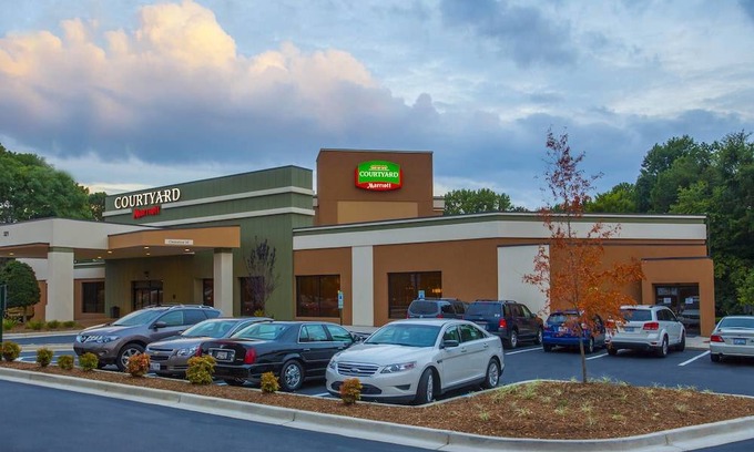 Charlotte Hotel | Courtyard by Marriott Charlotte Airport/Billy Graham Parkway
