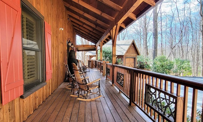 Sapphire House | Cownie Cabin of Sapphire Valley, Cownie Cabin of Sapphire Valley