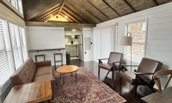 Saluda Cabin | Cozy Mountainside Cottage along the Green River with the comforts of home!