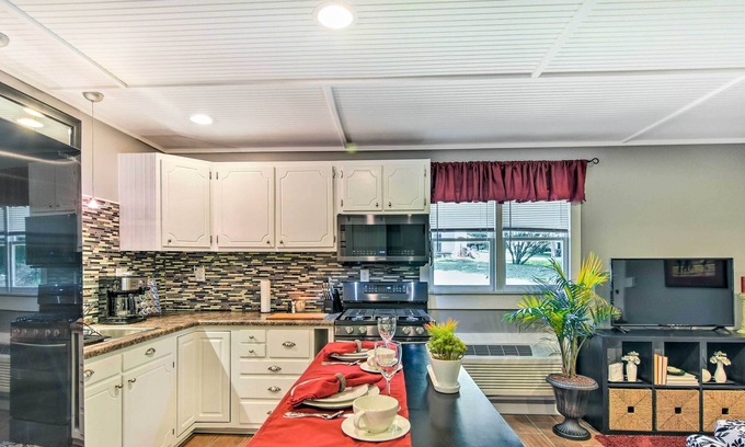 Columbus Apartment | Cozy Romantic Retreat: 5Mi to TIEC & 13Mi to Tryon