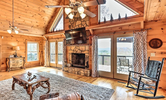 Warne Cabin | Deck & Game Room: Blue Ridge Mountain Cabin!