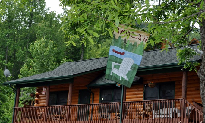 Waynesville Cabin | Deer Country Vacation Cabins #2 - Long Range View, Dogs Friendly
