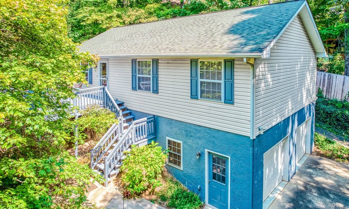Waynesville House | Dog-friendly mountain home with central AC, pool access, mountain view, and W/D