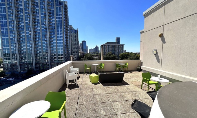 Fourth Ward Condo | Downtown Charlotte on N Church St