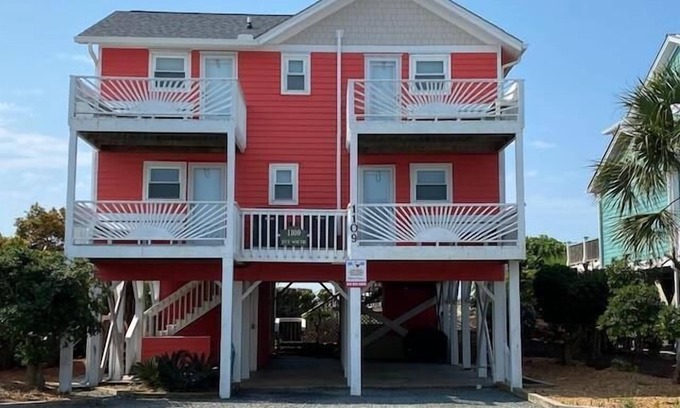Holden Beach House | Due South - Oceanfront with Fantastic Views!