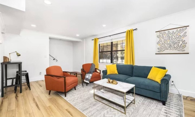 Matthews House | Duplex Delight: Perfect for Big Groups & Families!