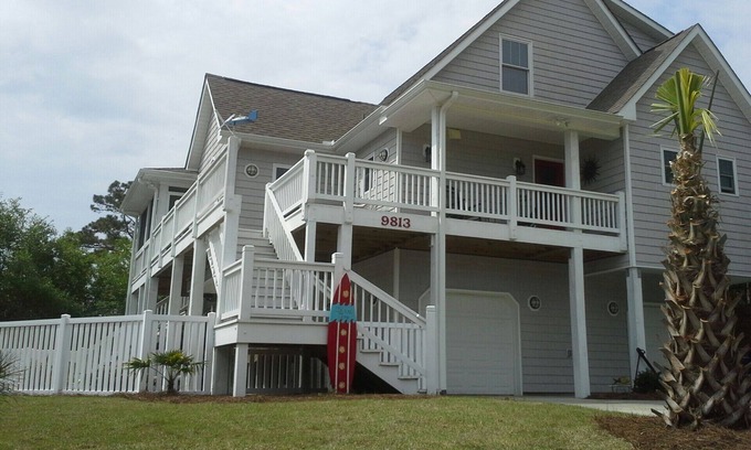 Emerald Isle Cottage | Exclusive Dolphin Ridge "ISLAND TIME" with private pool and golf cart